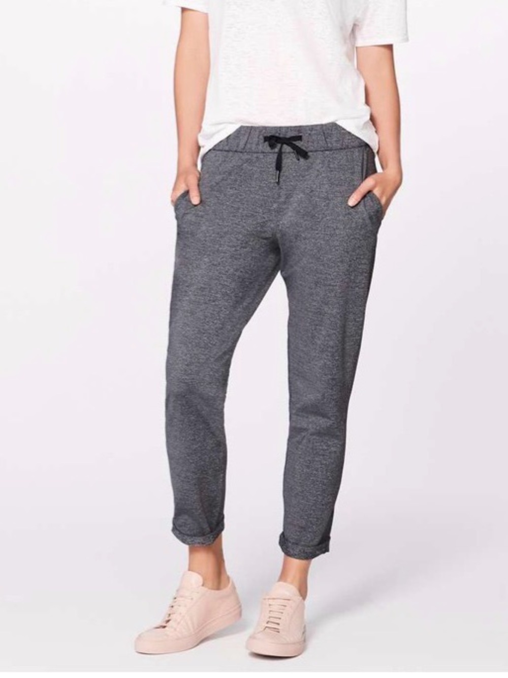 Lululemon Womens On The Fly Pant 28” Joggers Size 2 Gray Athleisure Lounge
